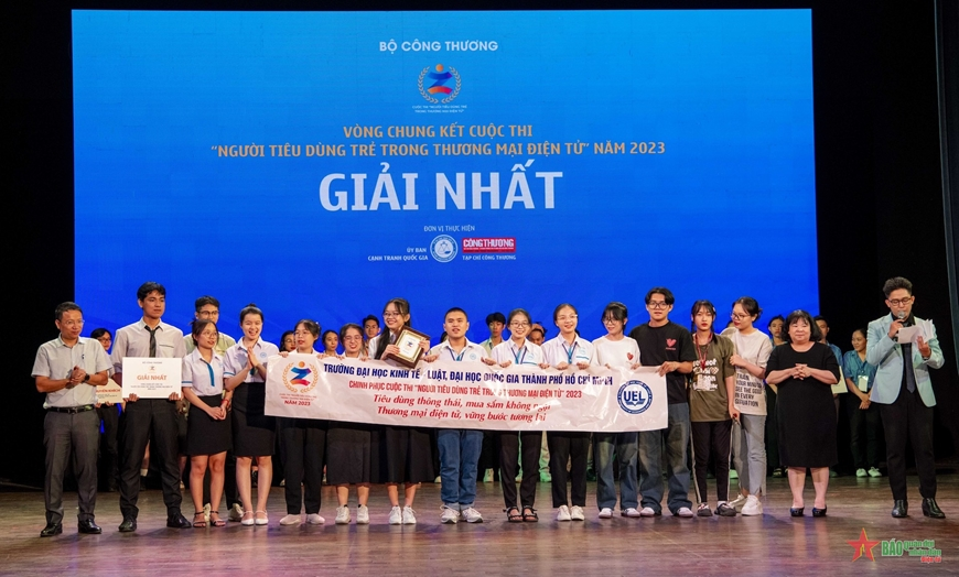 Sôi nổi cuộc thi “Người tiêu dùng trẻ trong thương mại điện tử”